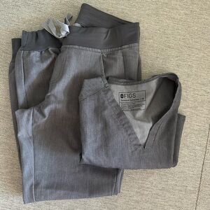 Figs Graphite Scrub Set. XS Casma Scrub Top & XS Petite Zamora Joggers. VGUC